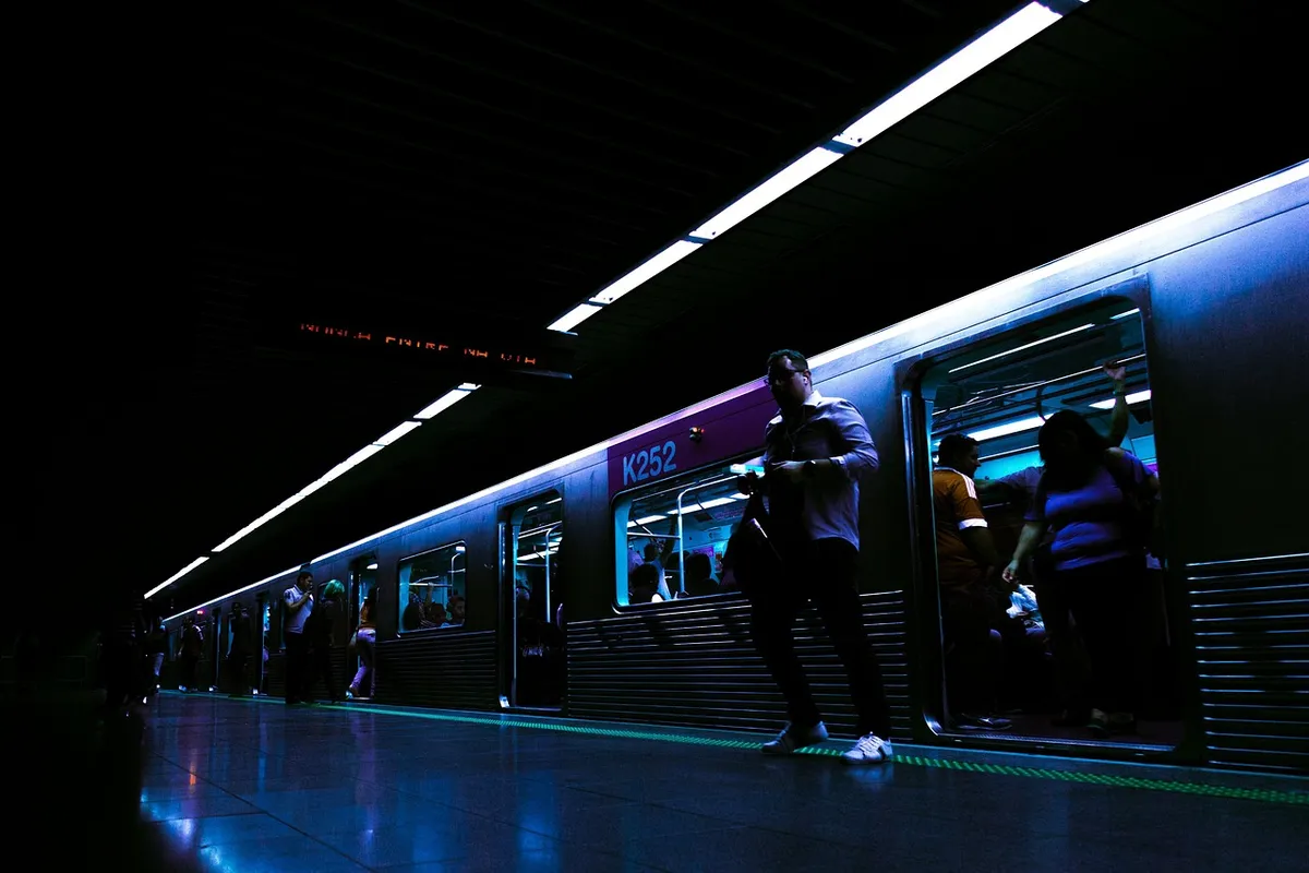 train, passenger, subway station, people, transport, transportation, train station, platform, city, urban, night, evening, dark, cyberpunk, steampunk, sci-fi, 3