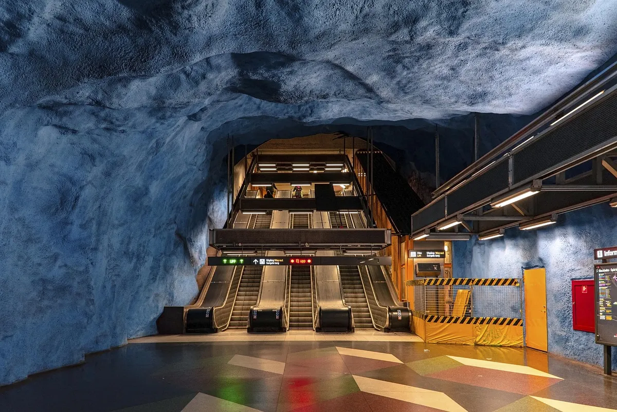 train, metro, station, stockholm, underground, urban, speed, platform, city, railway, architecture, traffic, transportation, movement, stairs, subway, blue trai